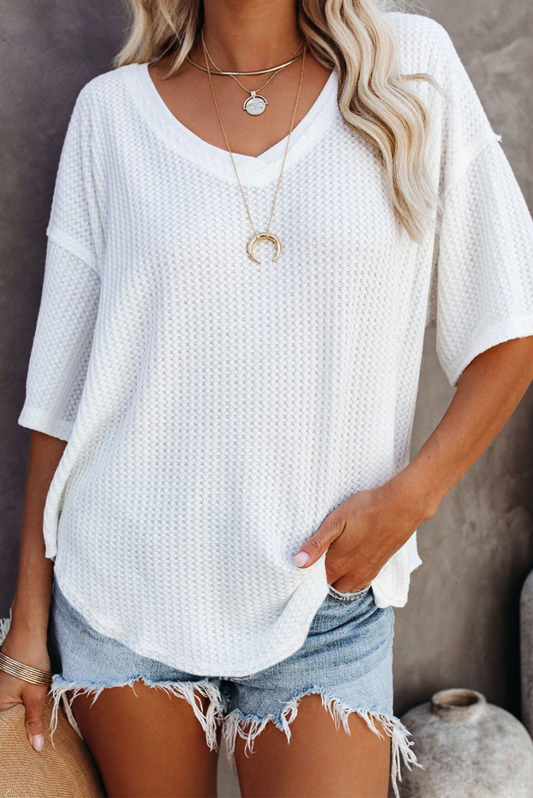 Gray Exposed Seam Half Sleeve Knitted V Neck Textured Top