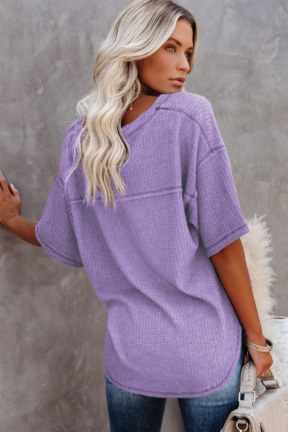 Gray Exposed Seam Half Sleeve Knitted V Neck Textured Top